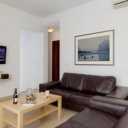 Villa Playa Blanca Sleeps 10 Pool Air Con Wifi *
